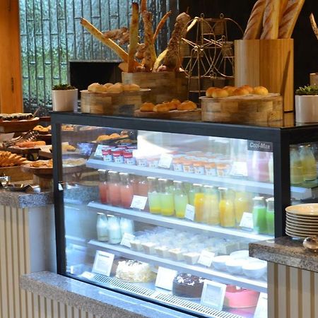 Radisson Hotel Sector 29 Gurugram Гургаон Экстерьер фото