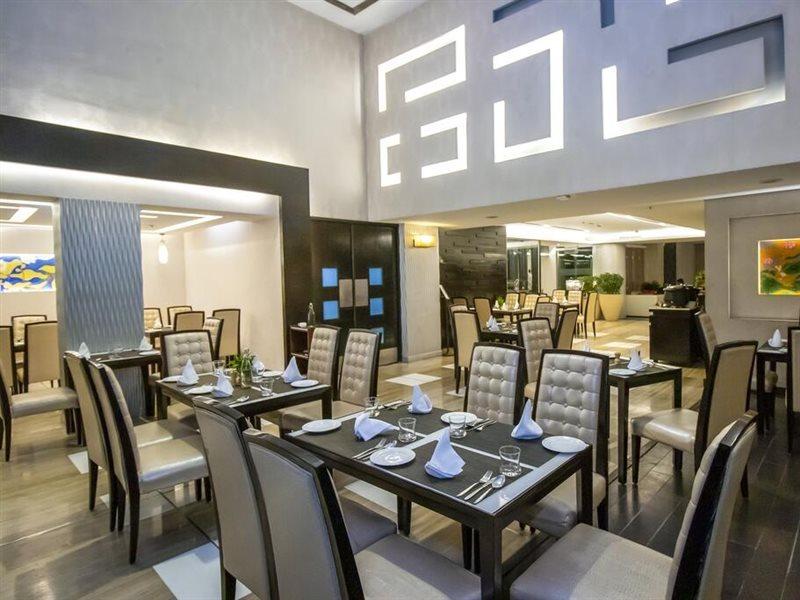 Radisson Hotel Sector 29 Gurugram Гургаон Экстерьер фото