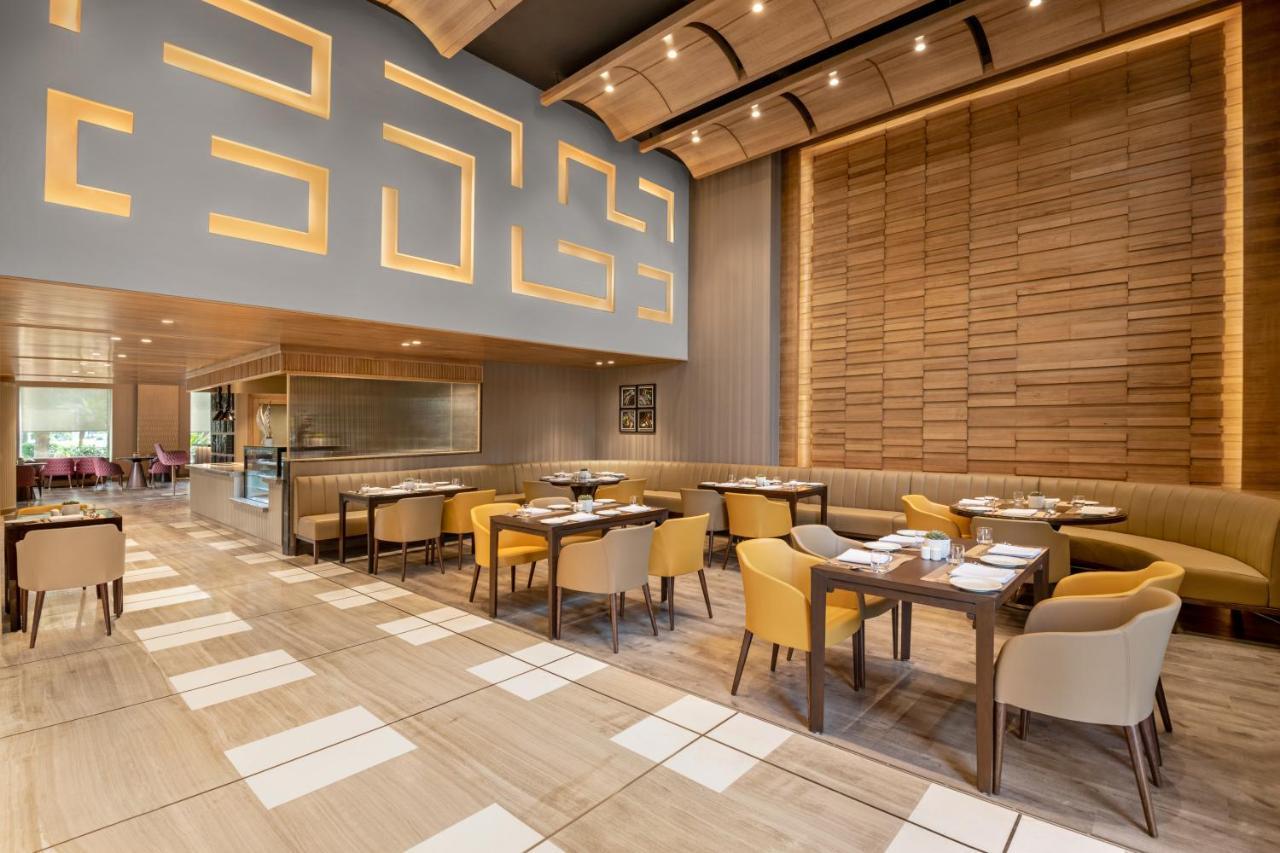 Radisson Hotel Sector 29 Gurugram Гургаон Экстерьер фото