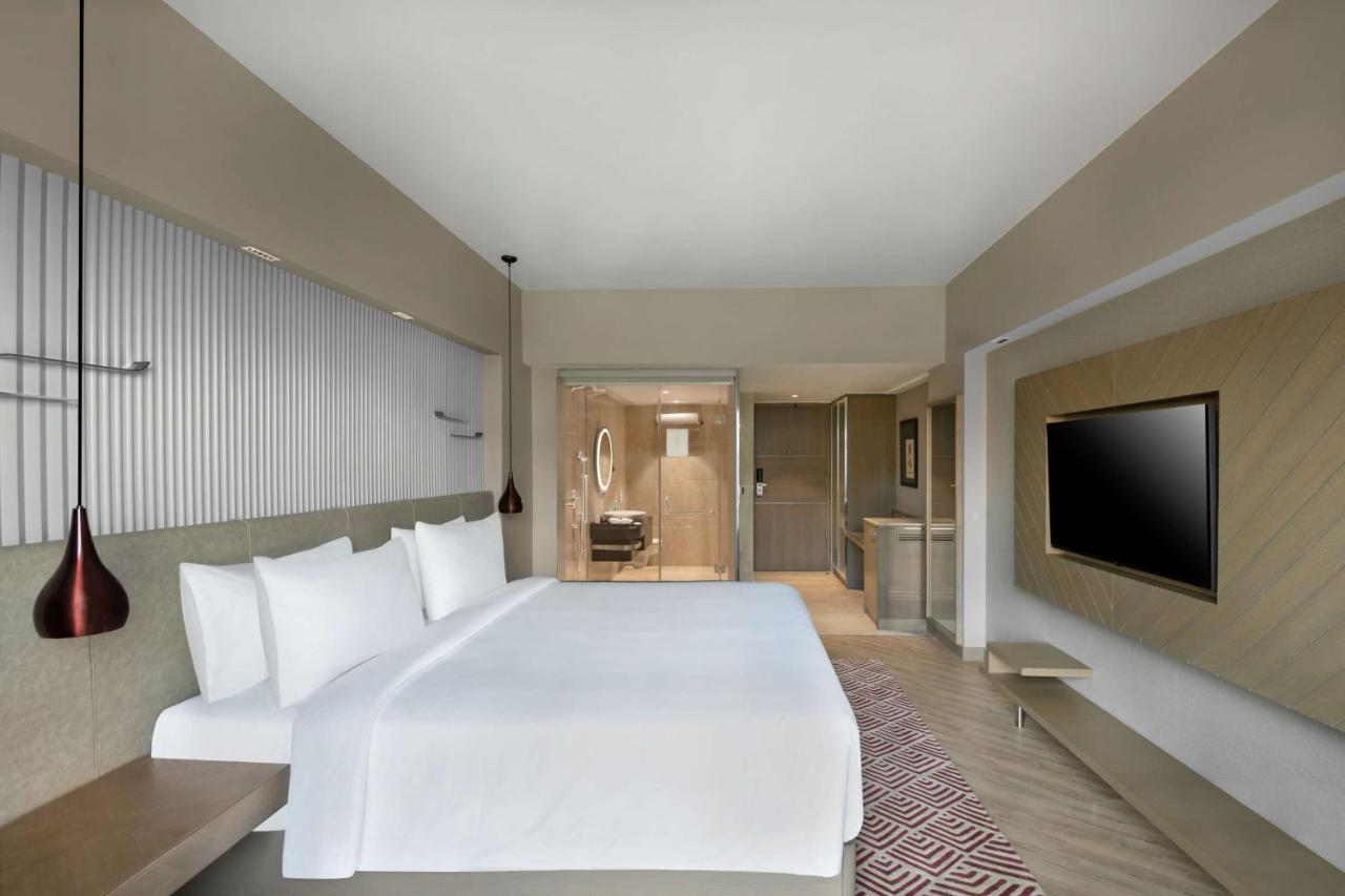 Radisson Hotel Sector 29 Gurugram Гургаон Экстерьер фото
