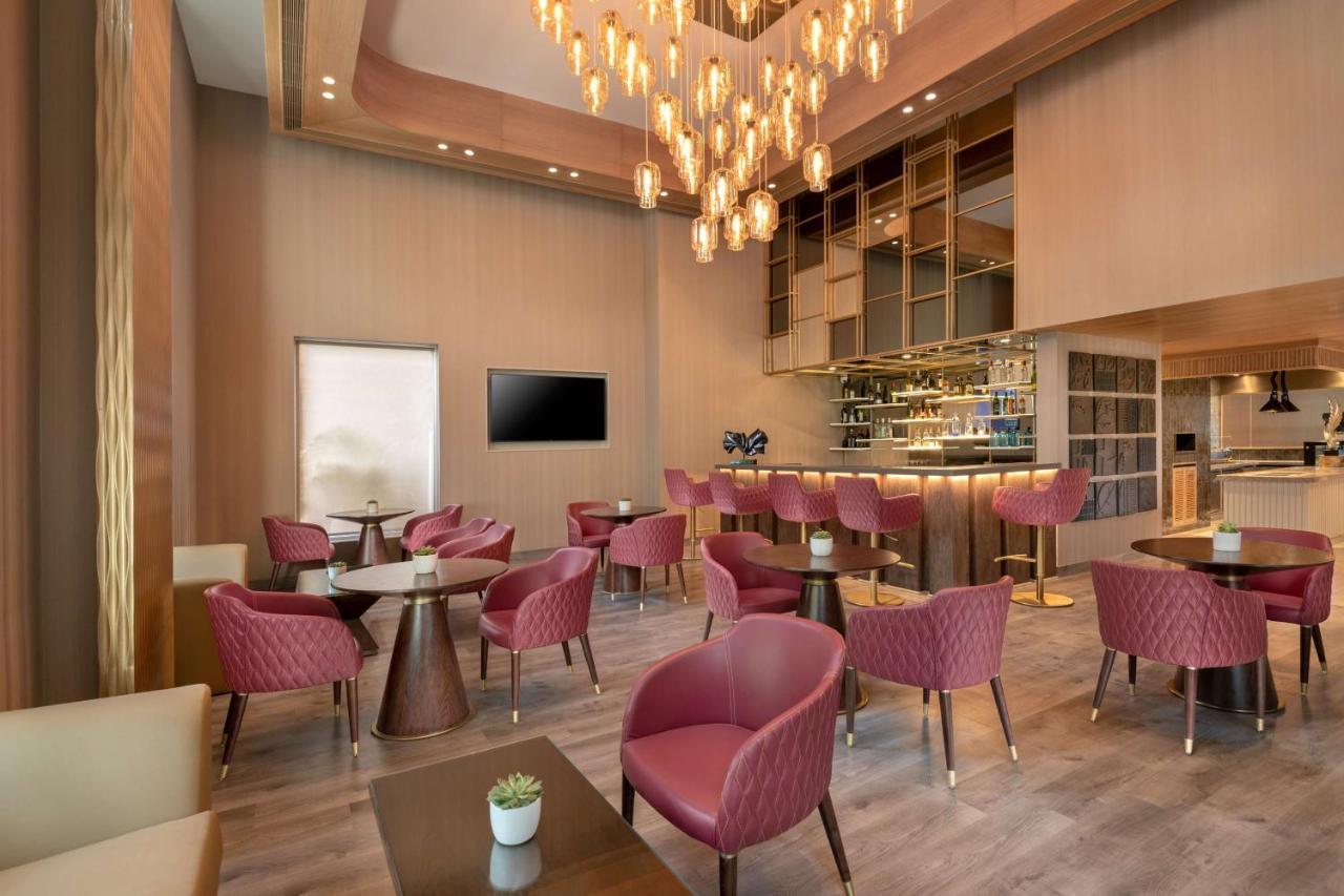Radisson Hotel Sector 29 Gurugram Гургаон Экстерьер фото