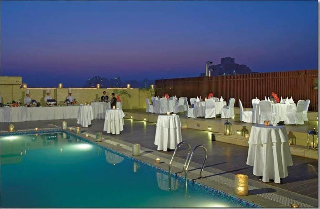 Radisson Hotel Sector 29 Gurugram Гургаон Экстерьер фото